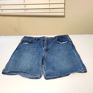 Women's Levi Denim shorts
